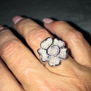 Silver & diamond flower ring - certified diamonds